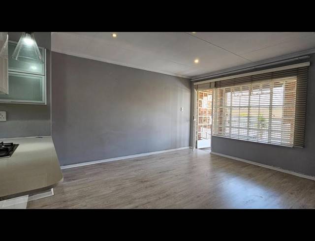 2 BEDROOM TOWNHOUSE FOR SALE IN NEW REDRUTH